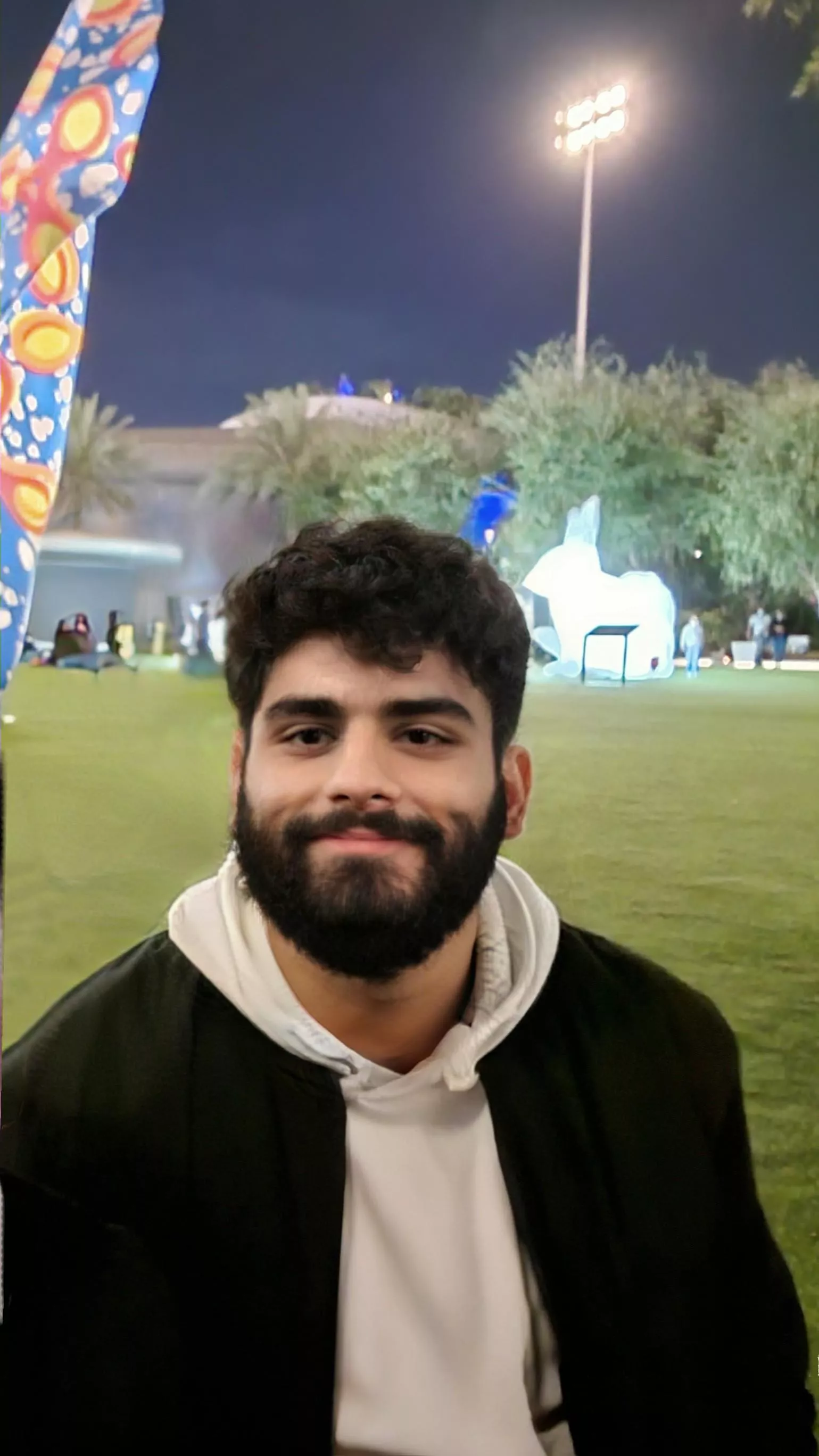 Going to Expo 2020 with coworkers is always tiring. Going to Expo 2020 with coworkers is always tiring.