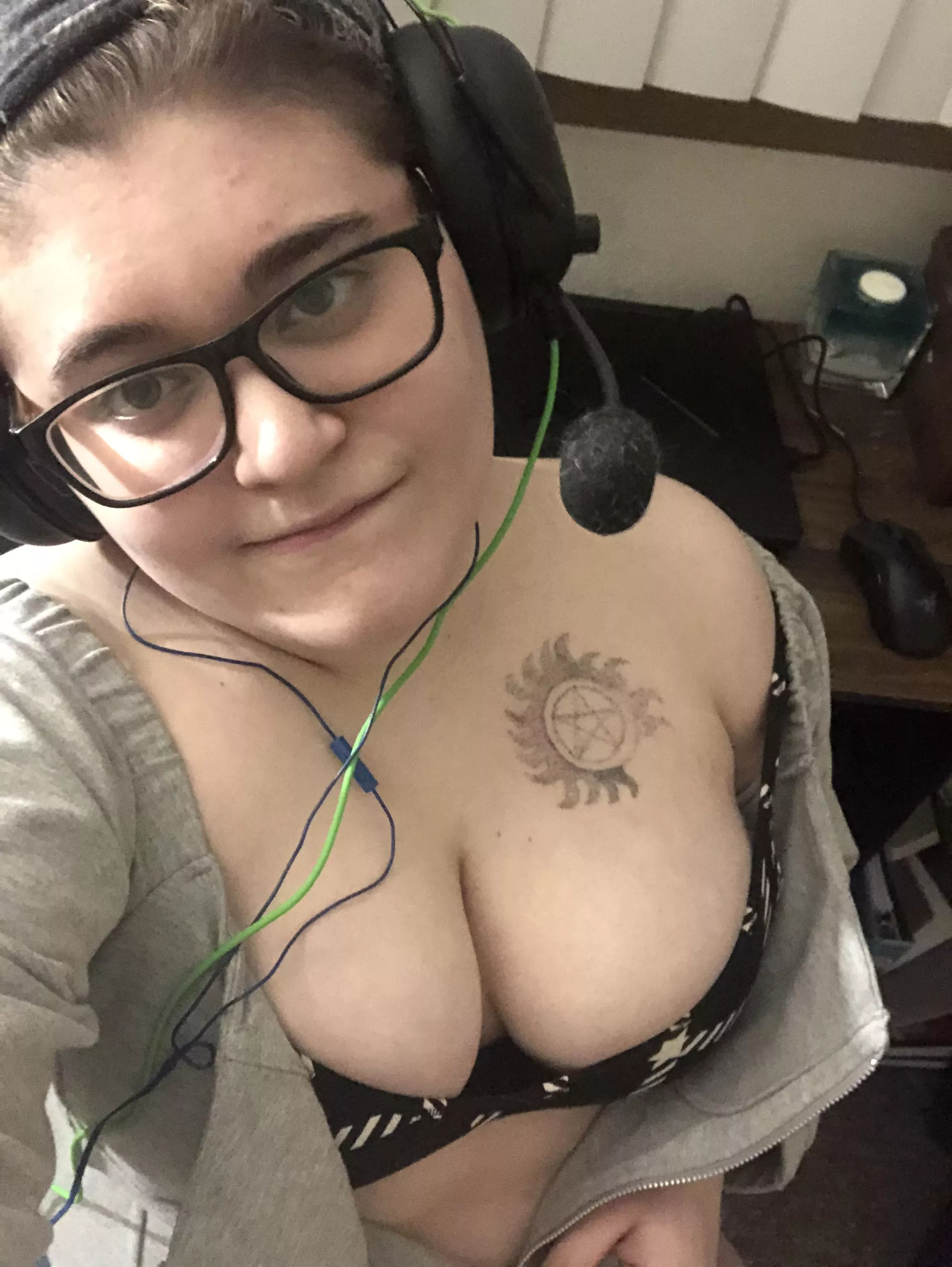 Gonna stream 7d2d pretty soon 🥰