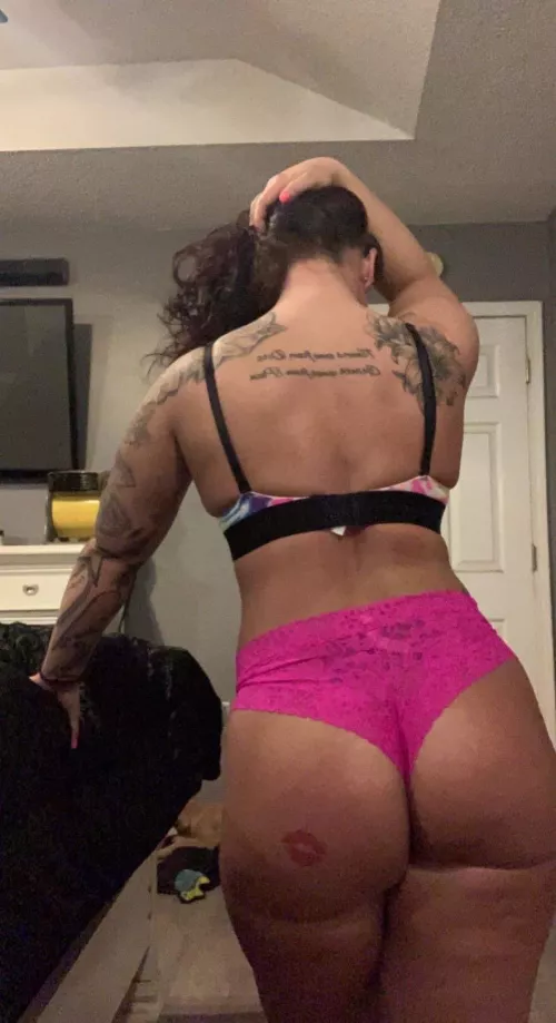 Good morning boys. Who’s trying to win it fuck a fan (f) (35)