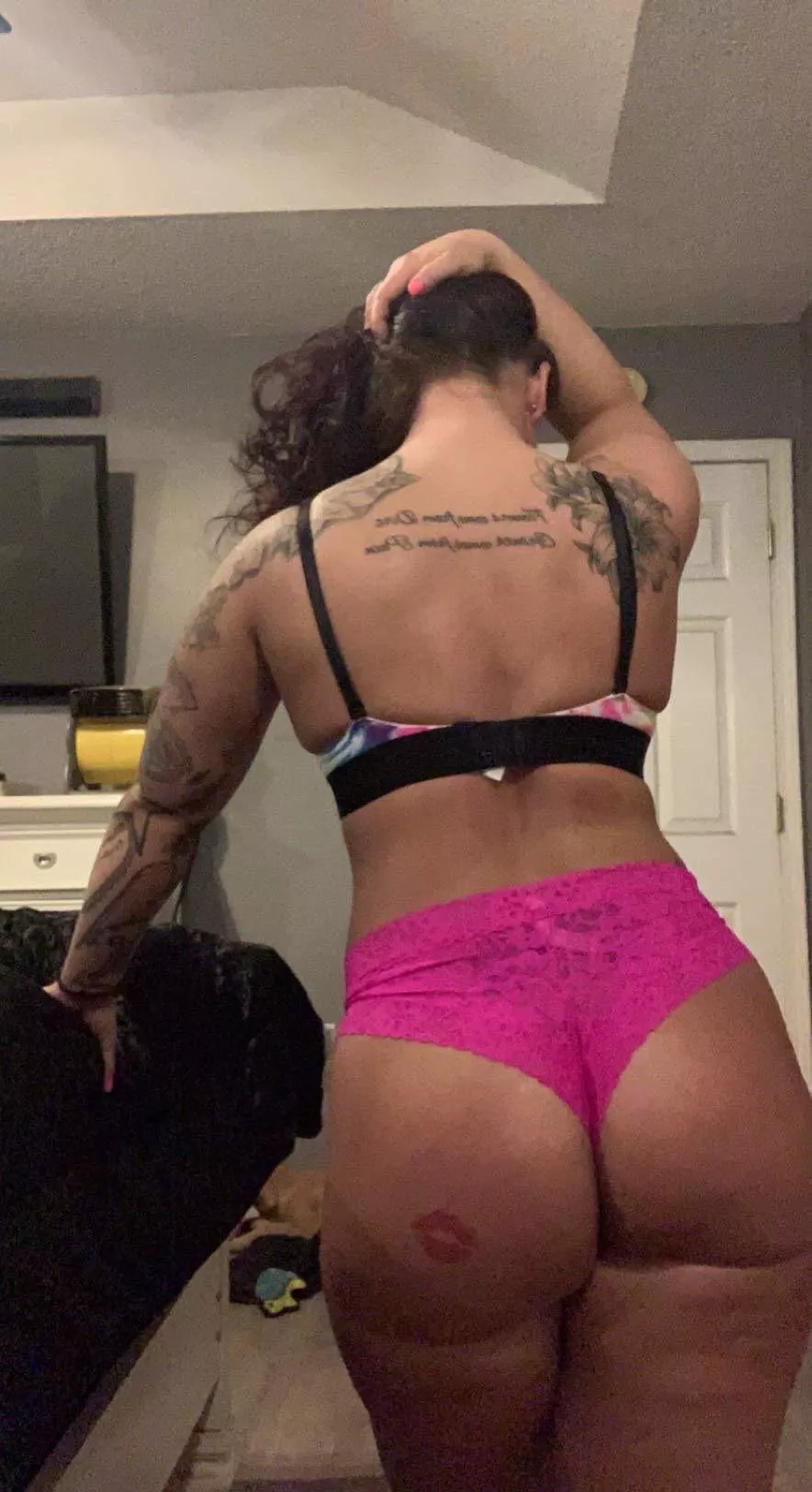 Good morning boys. Who’s trying to win it fuck a fan (f) (35)