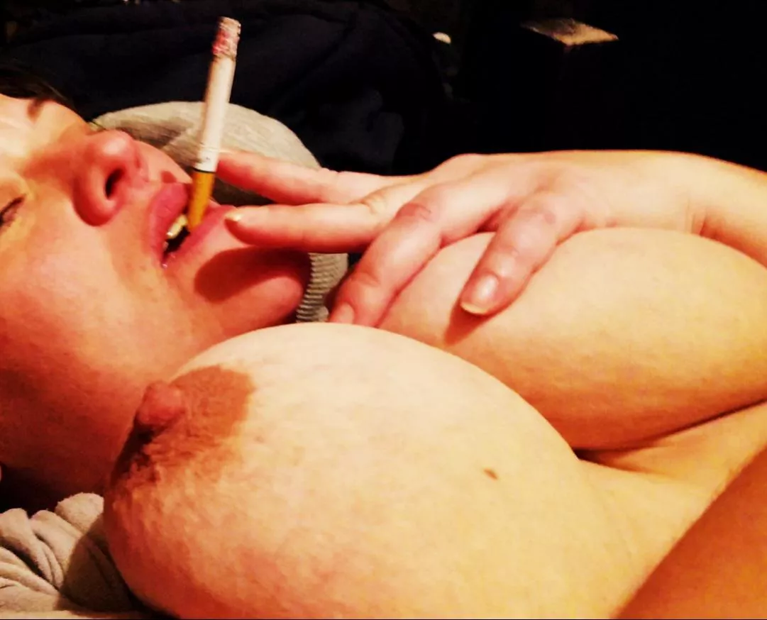 Good morning smoking lovers 😈 😘