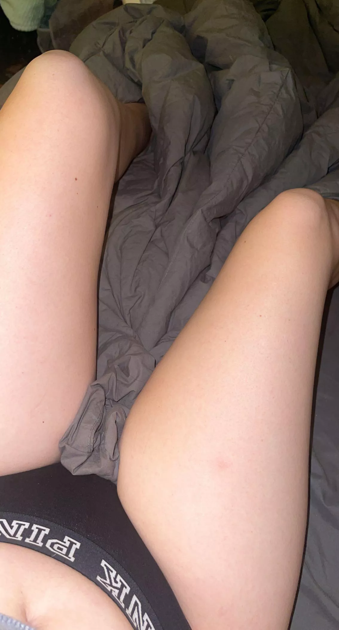 Goodnight with thick thighs❣️