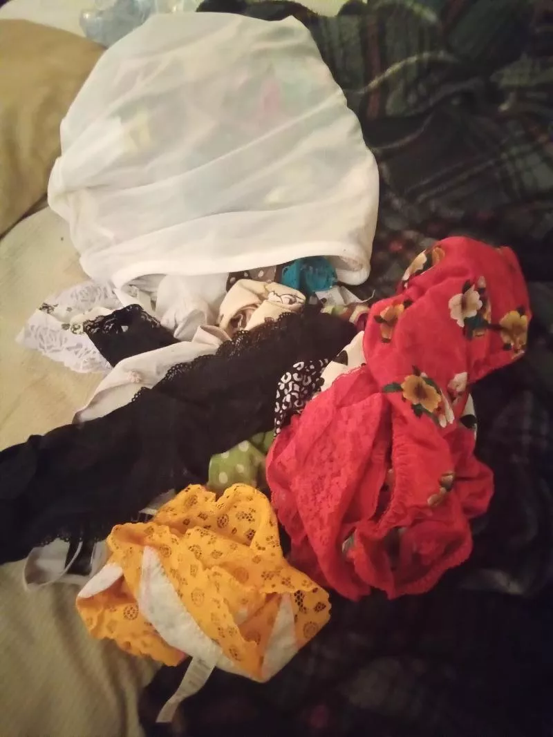 gooning and dripping with these