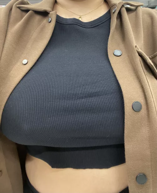 got a lot of looks at the grocery store the other day 🤭