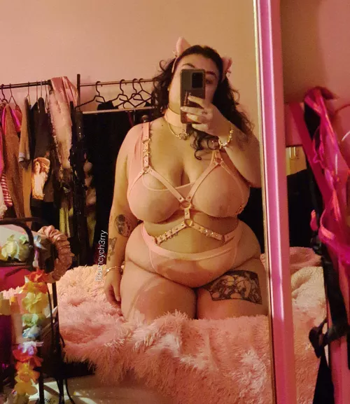 Grab my hair or my hips? 🎀