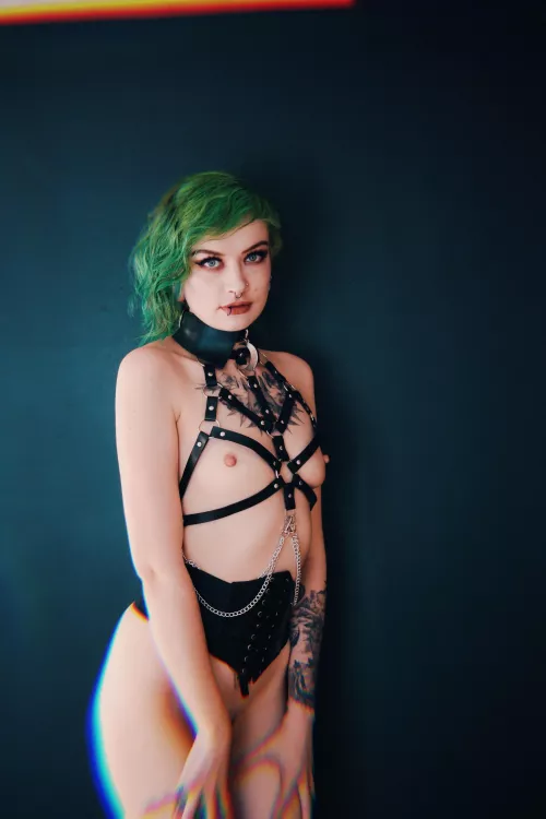 green hair just like the green I smoke