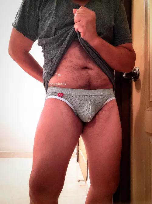 Grey Monday morning here. 🤍🌫️🐏🕐