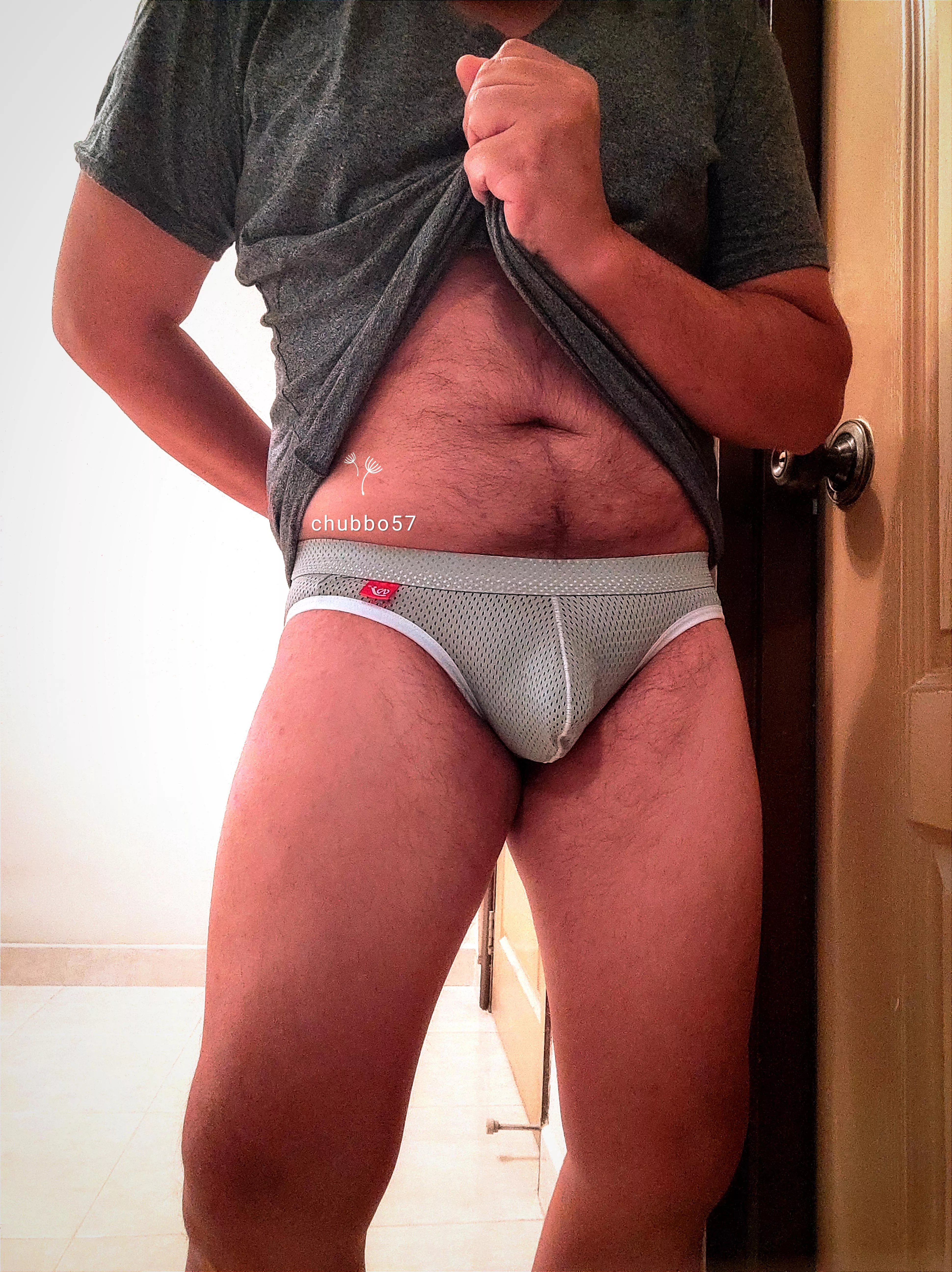 Grey Monday morning here. 🤍🌫️🐏🕐