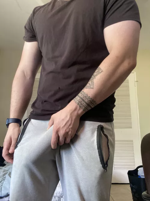 Grey sweatpants 😏