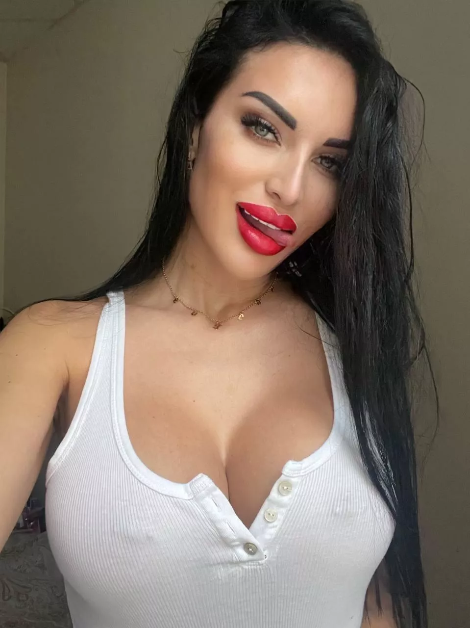 guess my size? and I'll show them without a T-shirt;)