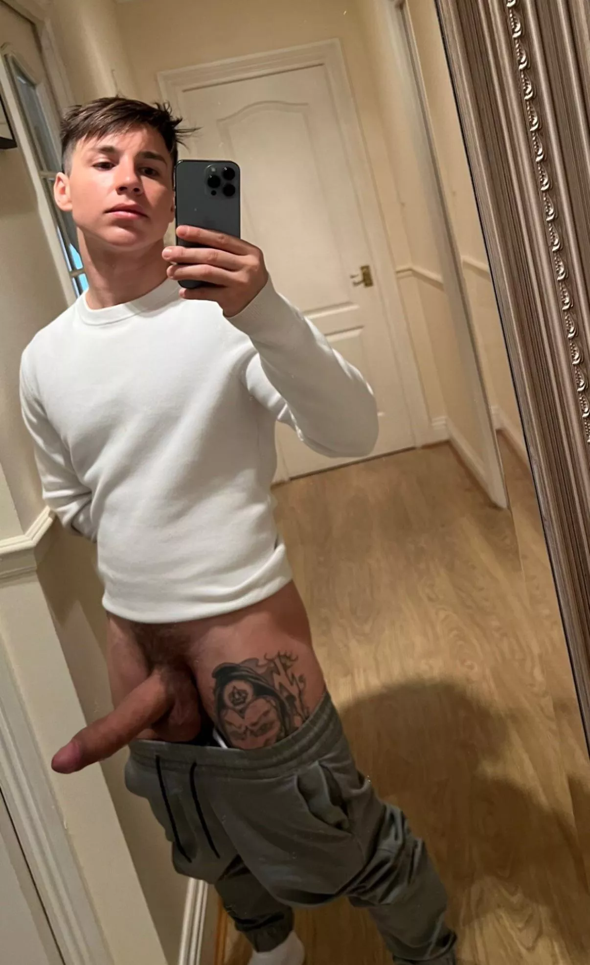 Gym bros seem to love my cock 🤷‍♂️