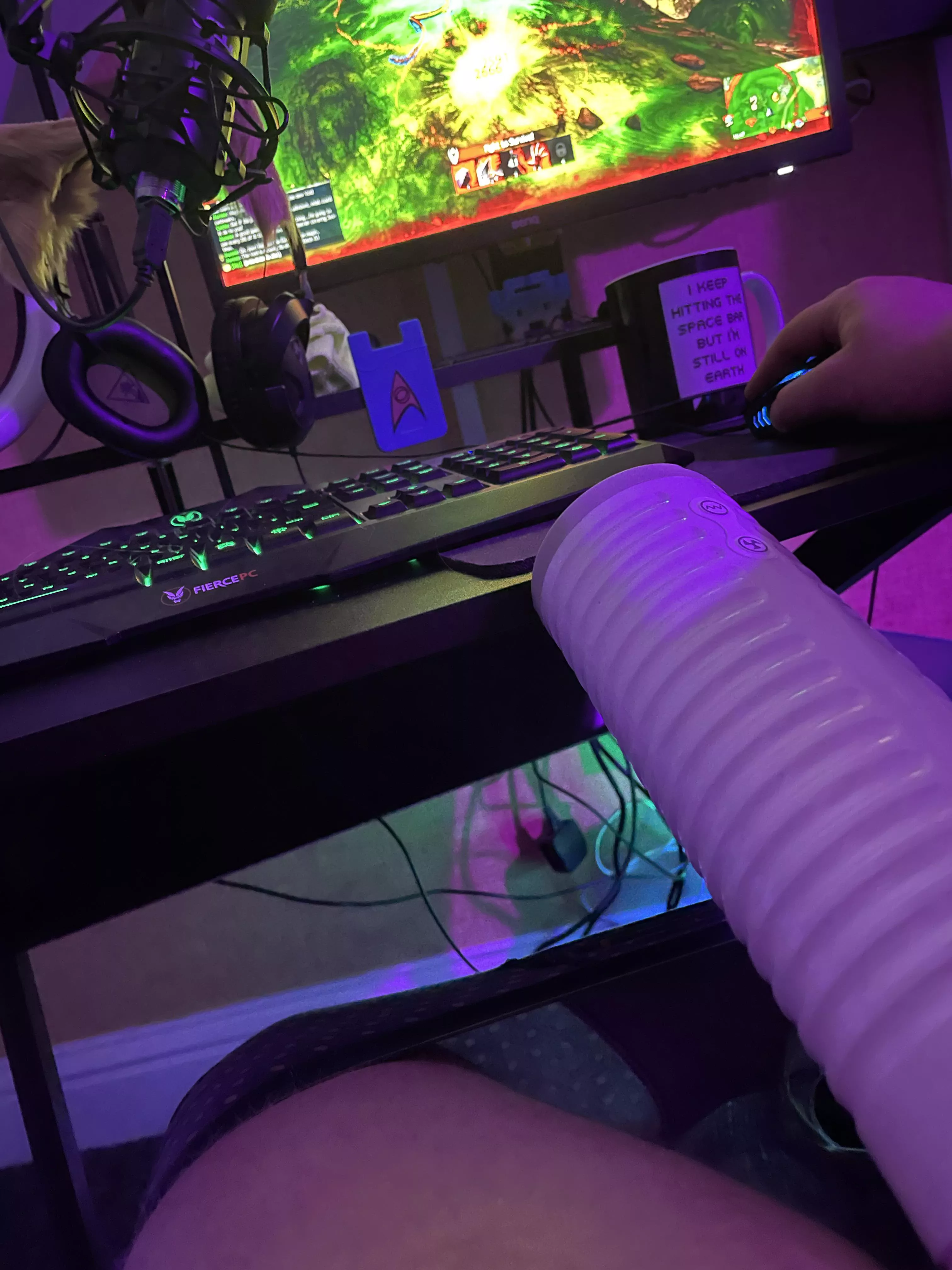 Had to improvise as I’m missing support under the desk [M]