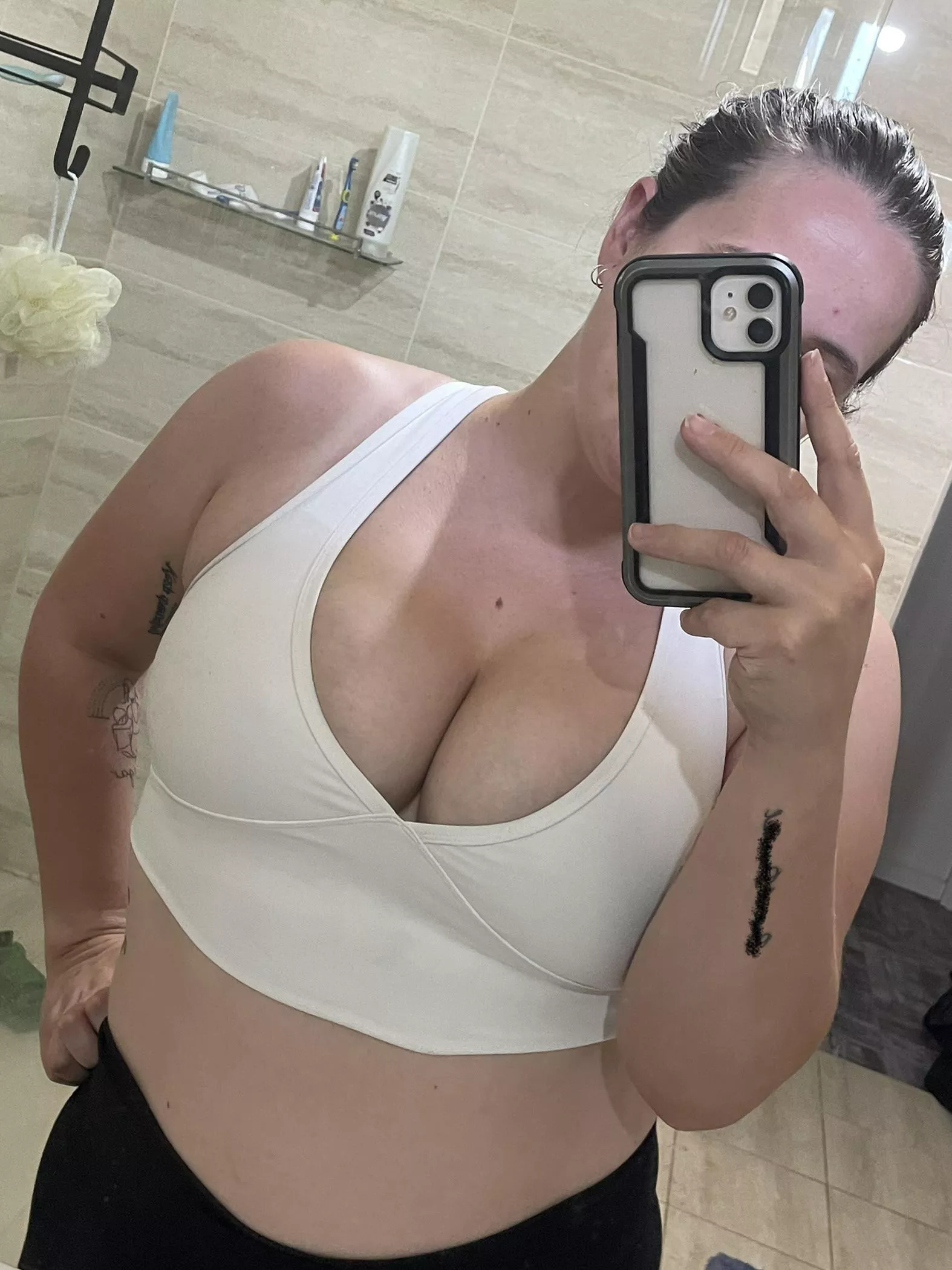 Had to take advantage of my tits looking this good and take a pic of them after a gym session 🔥
