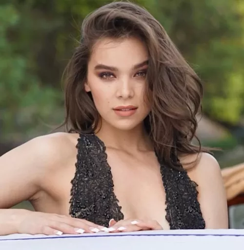 Hailee Steinfeld