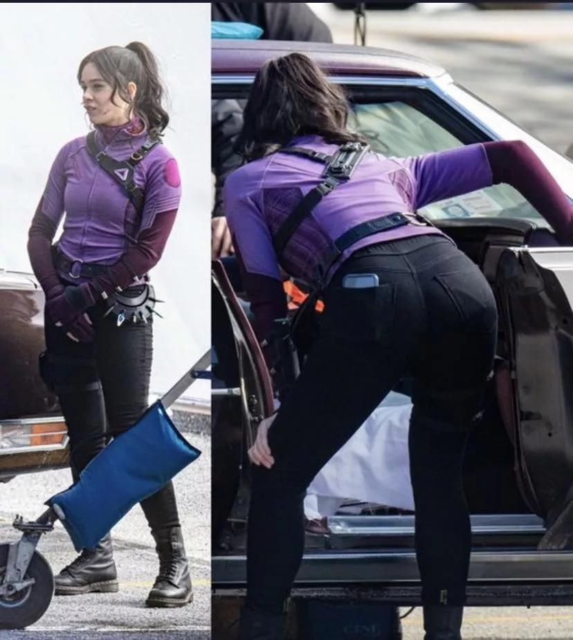 Hailee Steinfeld hawkBooty