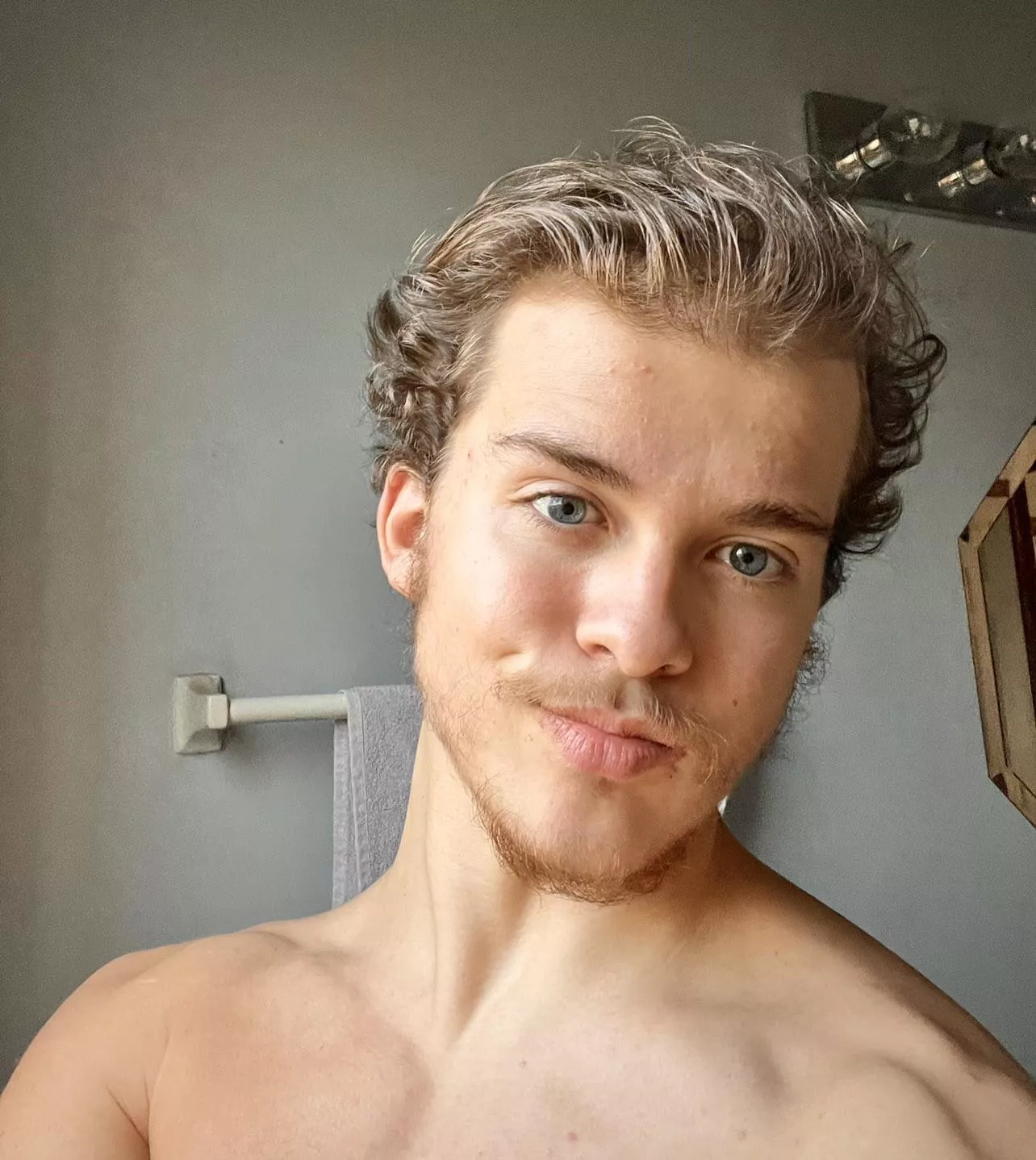 happy (almost) friday, boys! 😊👋🏼 happy (almost) friday, boys! 😊👋🏼