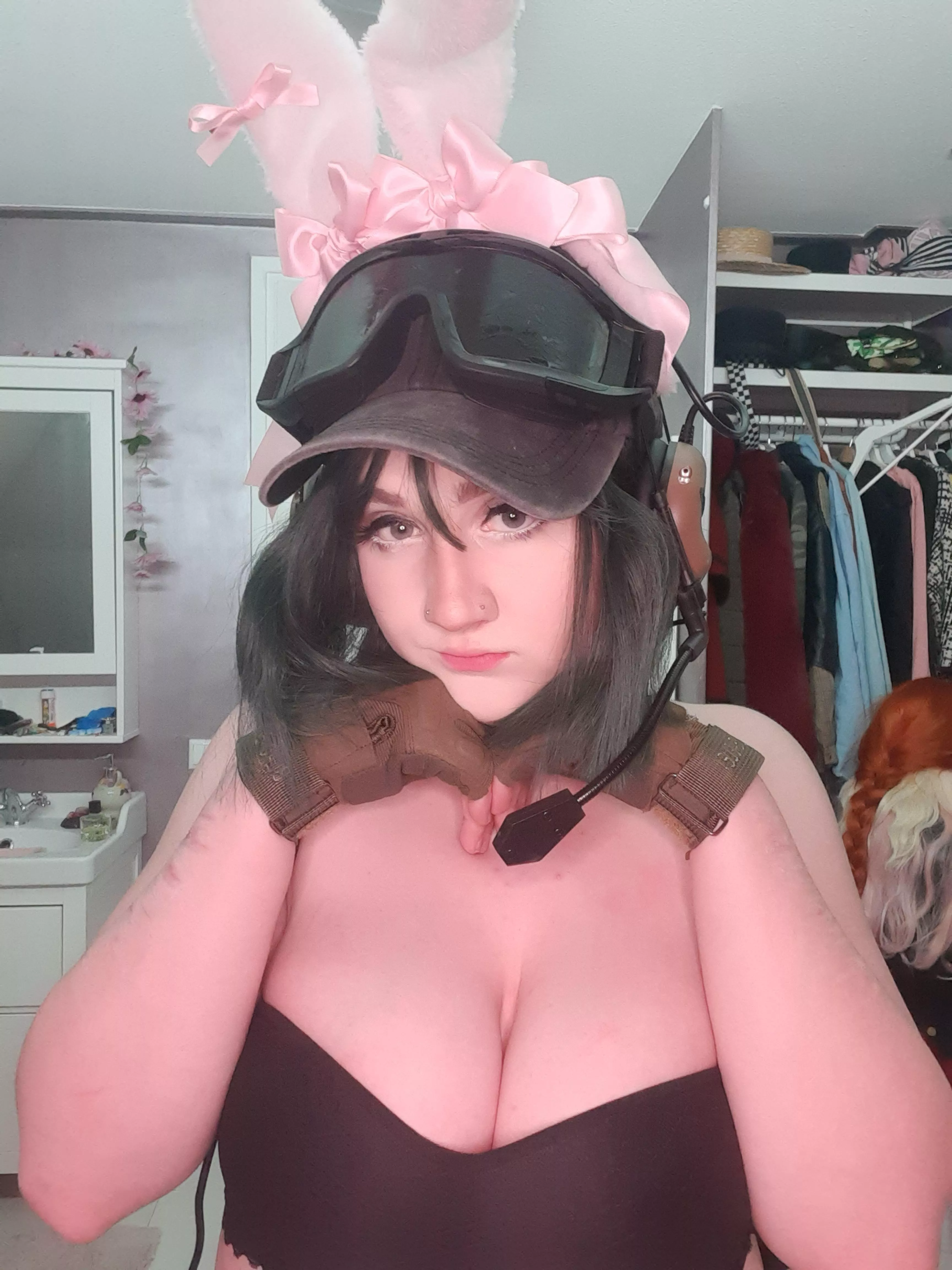 happy easter from ela 🐣 🐰 (cosplay by angelnoukie)