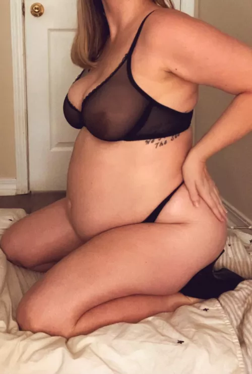 Happy Friday! Can I make you cum all weekend? 🤰🏼💦Links in bio❤️