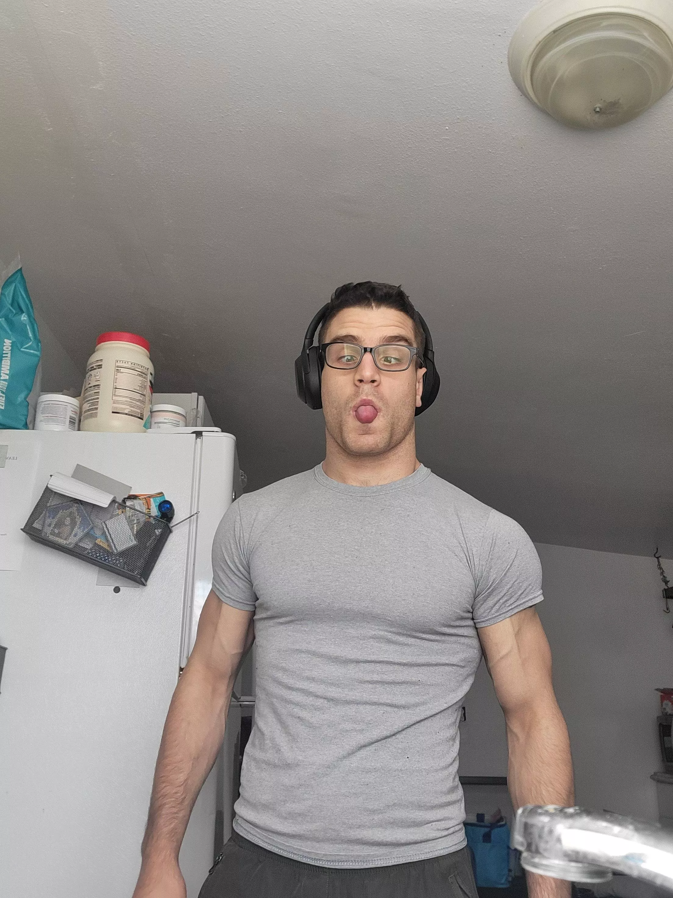 Happy Friday, you silly gooses. Geese? Whatever. Lol Happy Friday, you silly gooses. Geese? Whatever. Lol