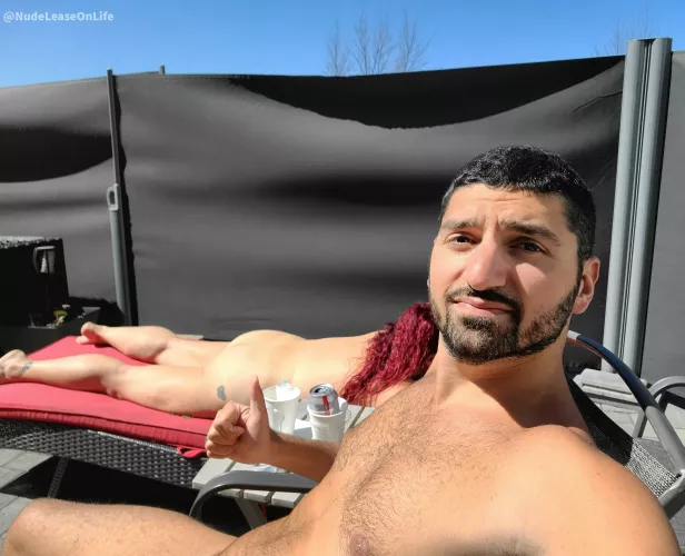 Happy May everyone! Glorious weather in the northeast this weekend, first time all year that it's felt like summer might actually be around the corner. Patio privacy screen season is in session. 🌞