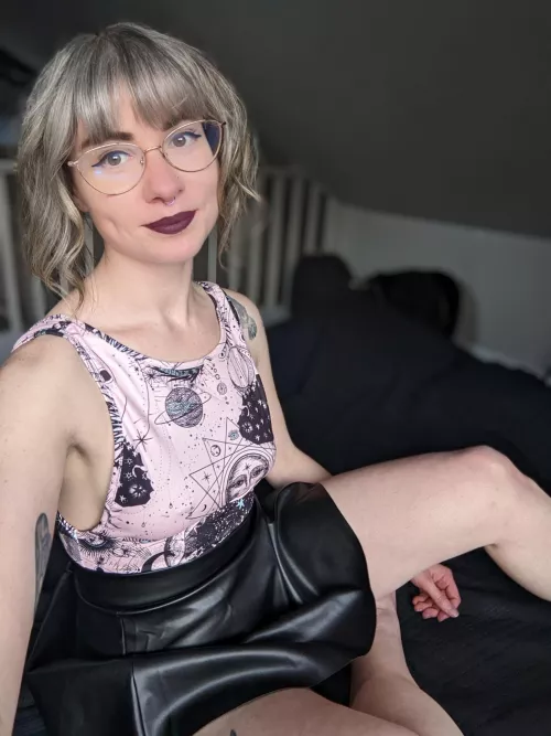 Happy monday! [F]elt cute, might cast a spell on you later~