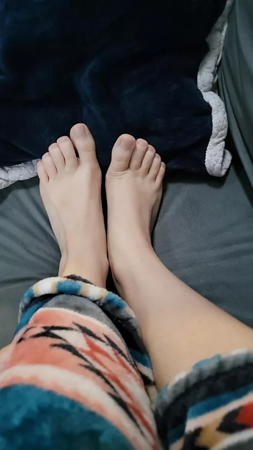 Happy Monday. What color should I paint my nails?