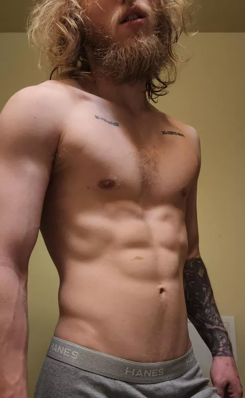 Happy Mothers Day to all the beautiful & sexy MILFS out there. Hopefully your day is full of happiness & all the pleasures you deserve. 😏😍😘