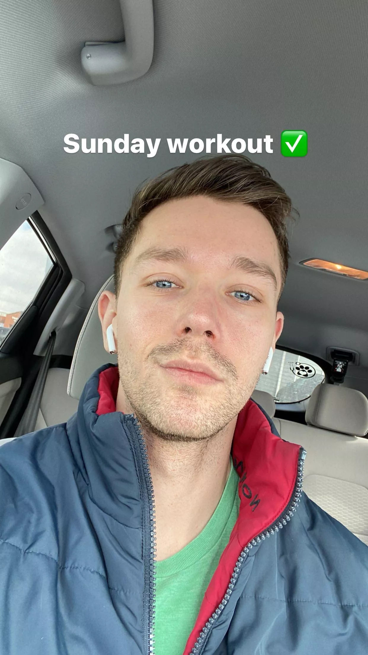 Happy Sunday. The lighting was too good to pass up! Happy Sunday. The lighting was too good to pass up!