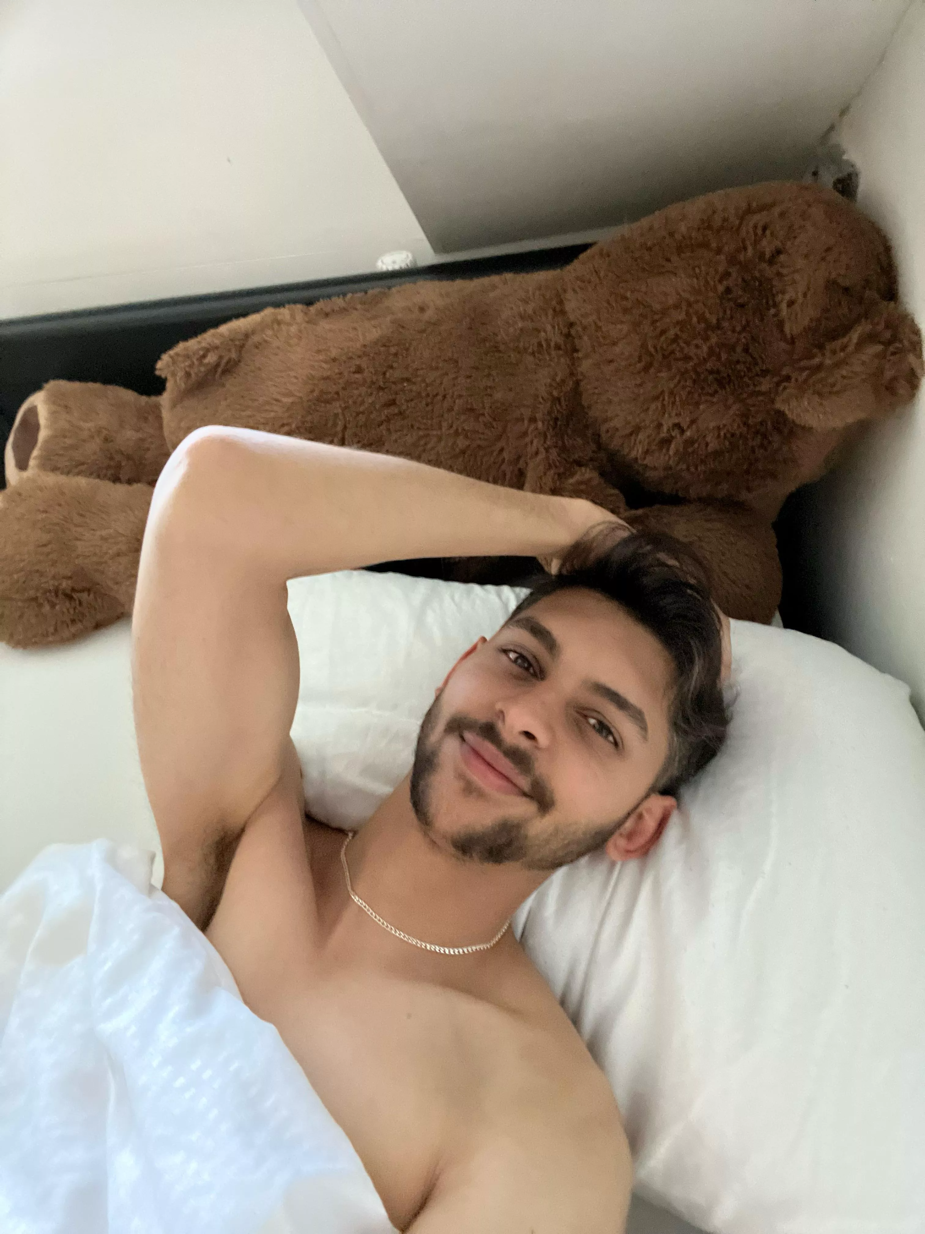 Happy Thursday dudes, how are u? 🥰🤩 DMs are open! ☺️