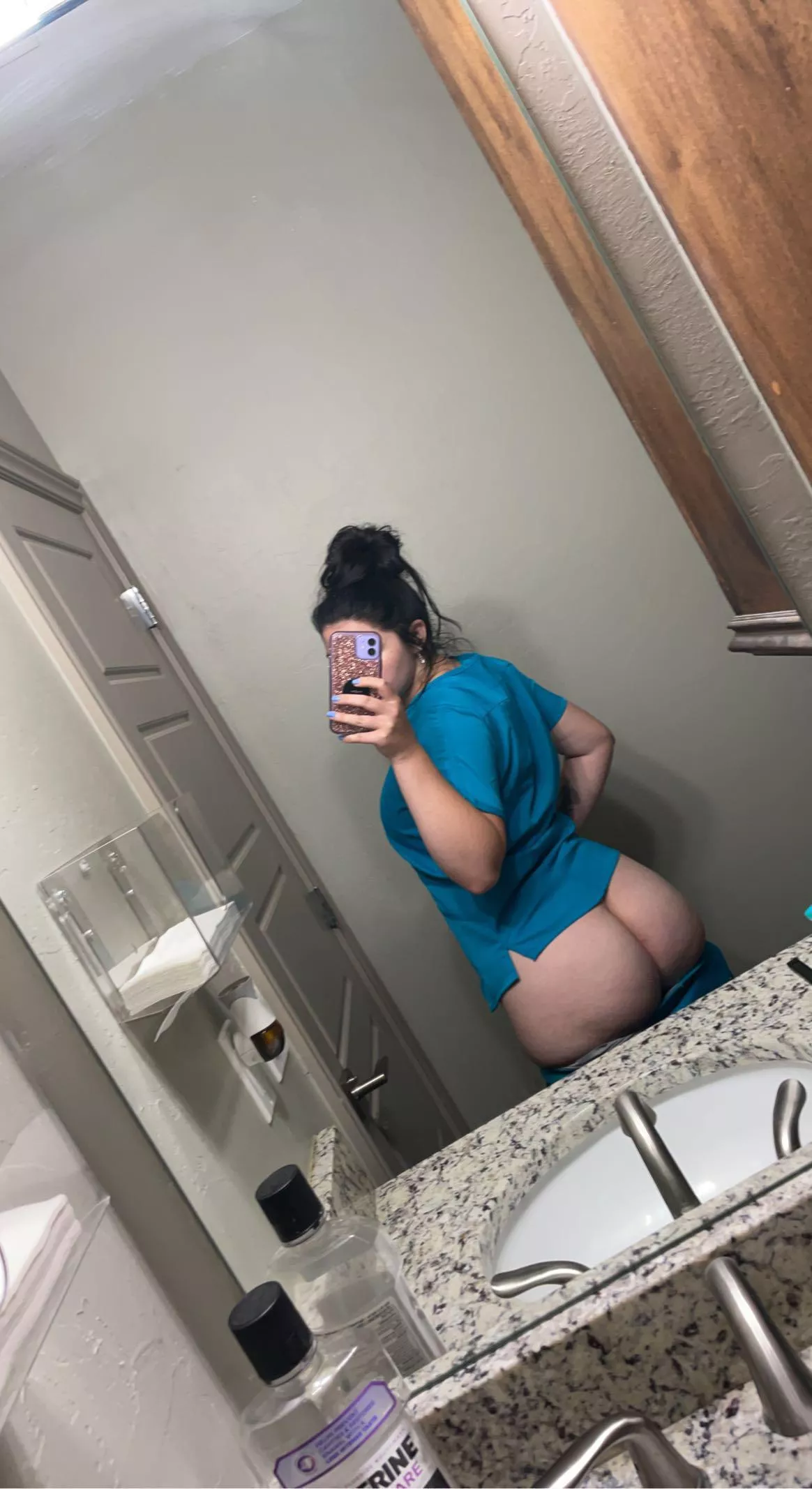 Hard to be focused at work when I am this horny 🥵