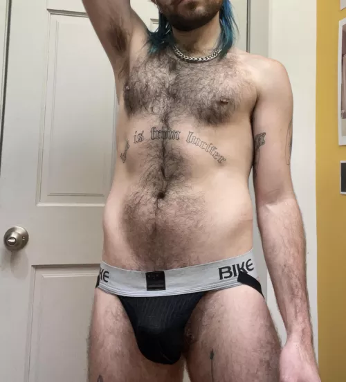 Haven’t showered in days 🤤