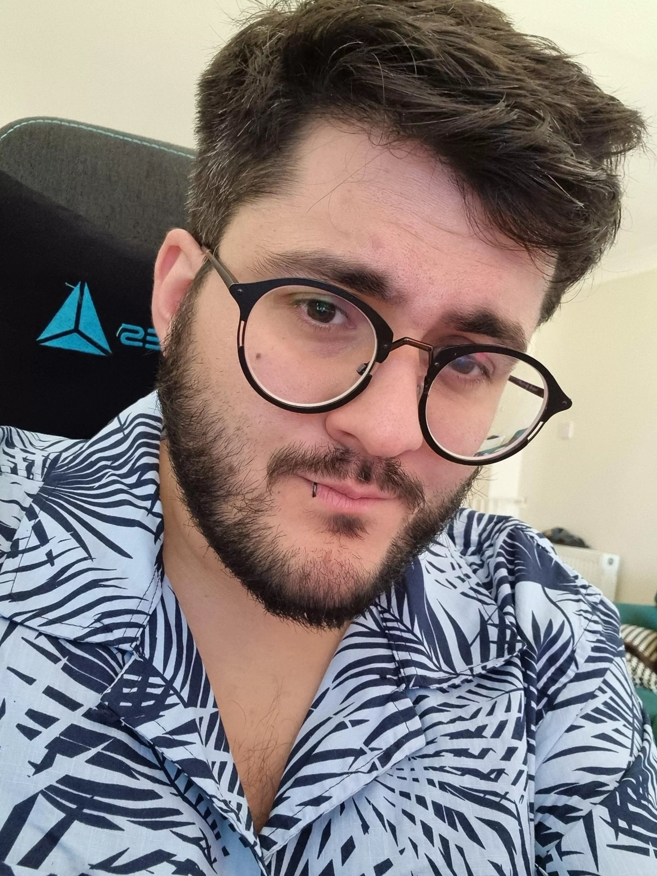 having a hard-core Friday night playing World of warcraft! come chat! ❤️