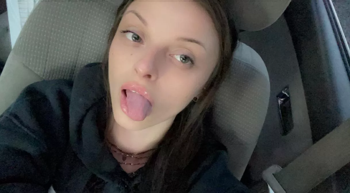 hehehe let's chat ;-) hehehe let's chat ;-)