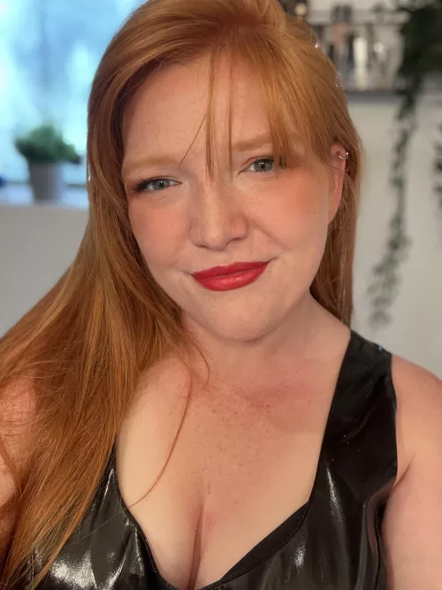 Hello dear slaves 😍