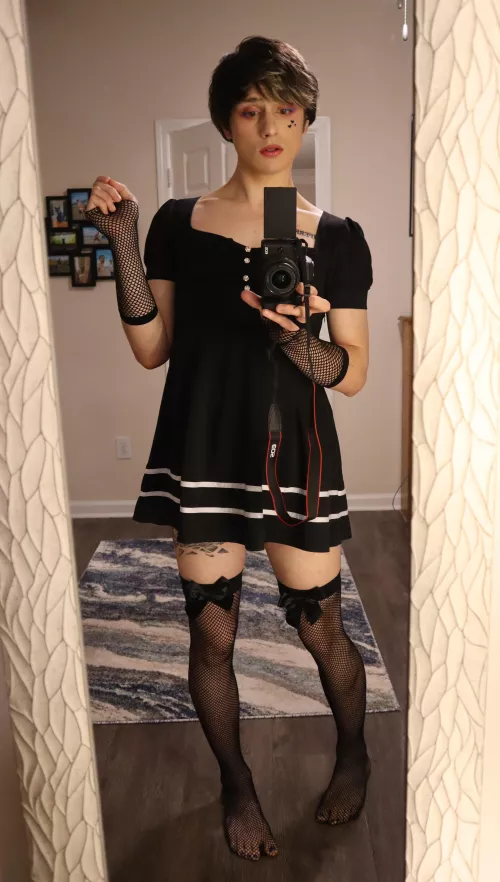 Hello, femboys and femboy admirers. My name is Vera. Good to meet you 🖤