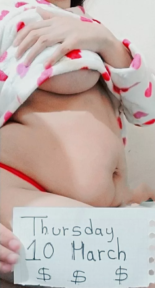Hello love I am 20 years old I am alone in my pregnancy I want a daddy to accompany me ❤️💦🔥My snap : ale_s223 My kik: aleS203