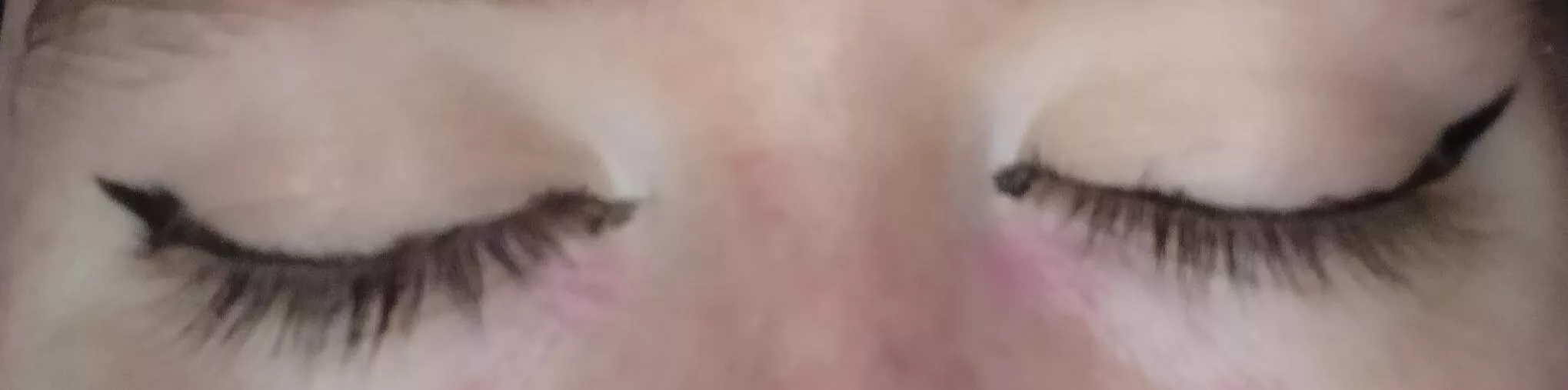help? how do you do eye makeup, I have no clue what I'm doing...