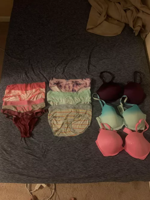 Help me choose what to wear tonight. DM your choices😋