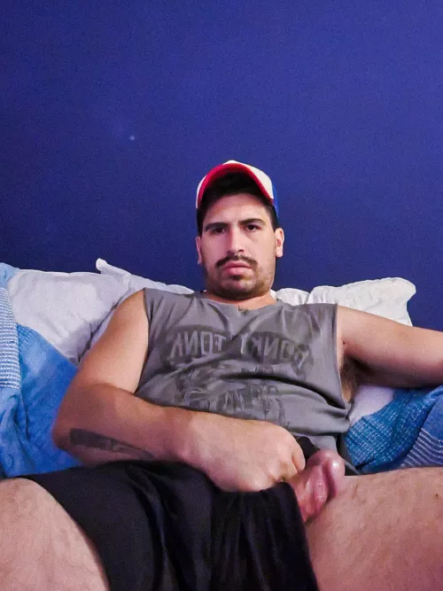 Here an Italo/Latin guy wanting to know gentlemanly southern bears 🐻