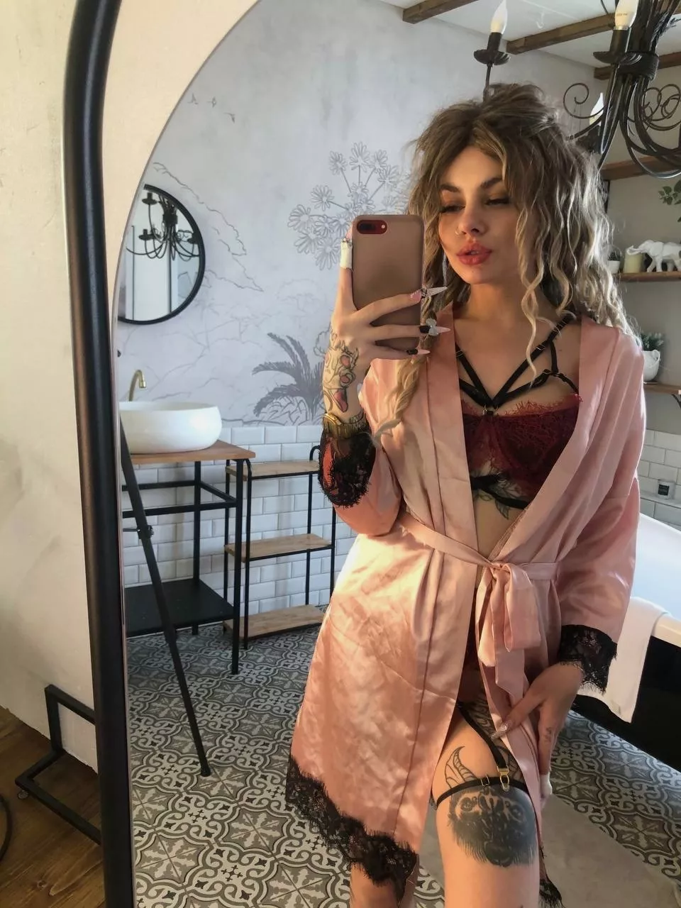 Here’s a simple nude to brighten your day