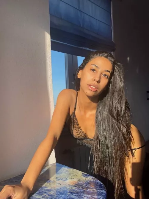 Here’s a simple nude to brighten your day