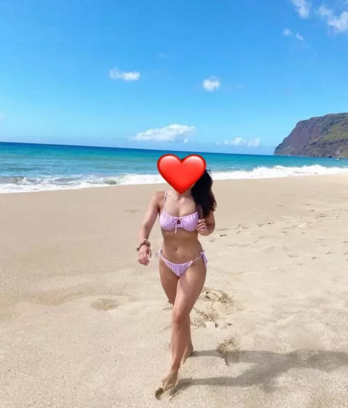 Hey everyone 50upvotes I’ll reveal face! Follow me because if we reach the goal I’ll be posting on my page !