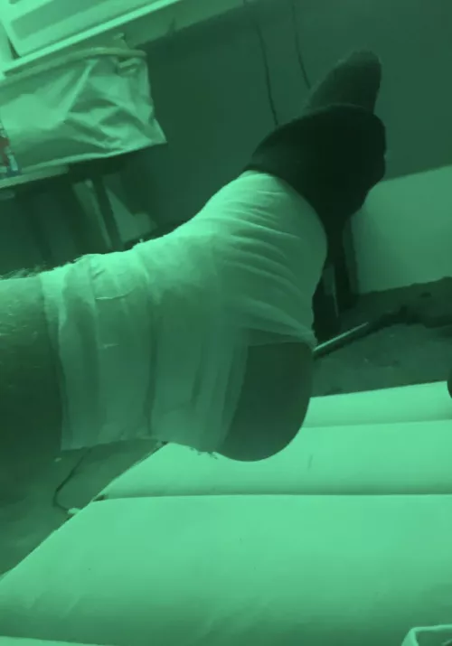 Hey guys how are you i am a seller and now I wanna have some new experiences with foot fetish and that’s how I think you can get happy