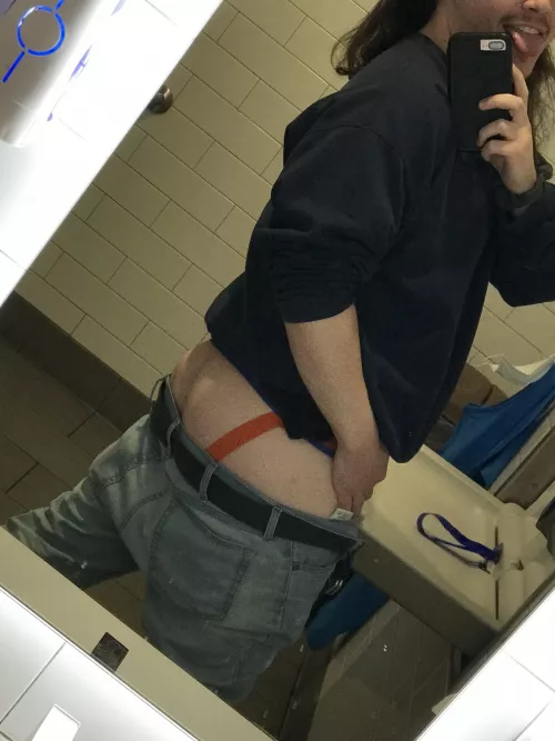 Heyyyy Reddit. Nice day and cheeky smiles 😁🤪🍑