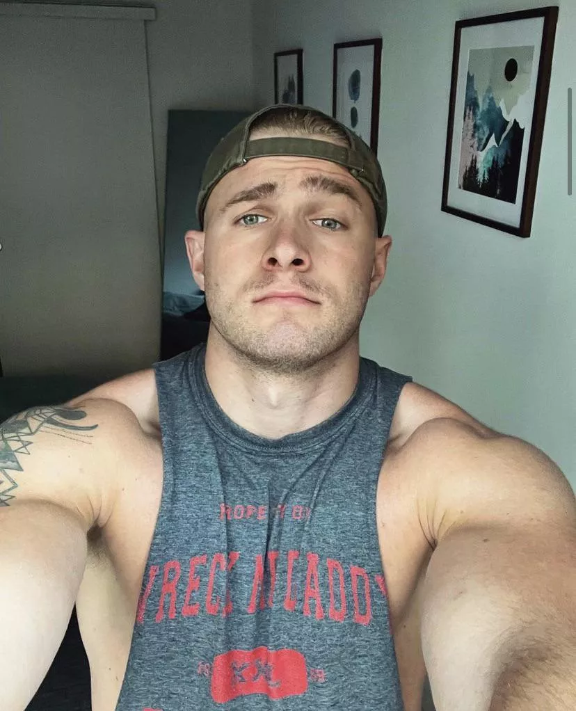 Hi fellow homosexuals..😝