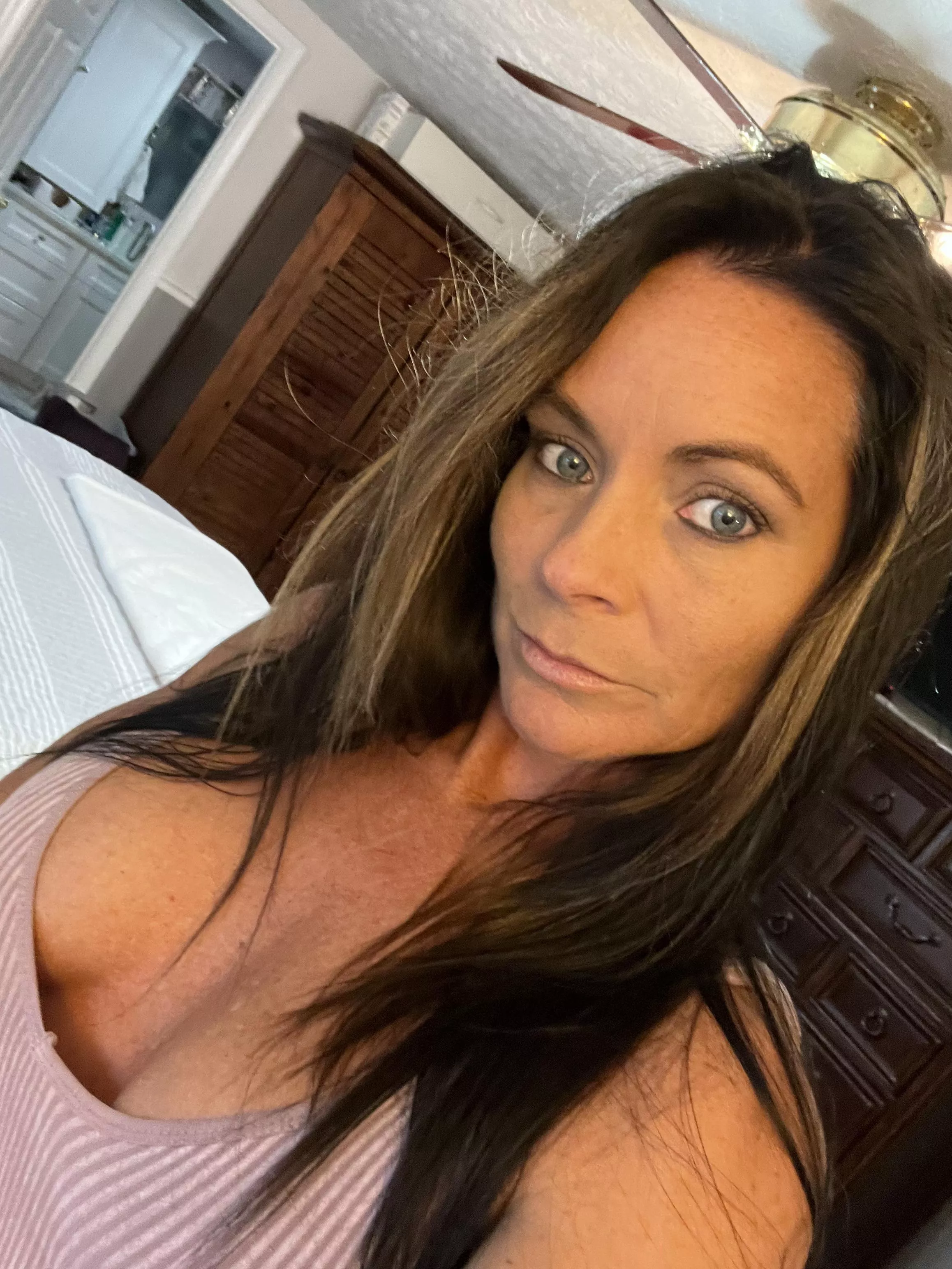 Hi , i hope you made the best of your hump day! 💋