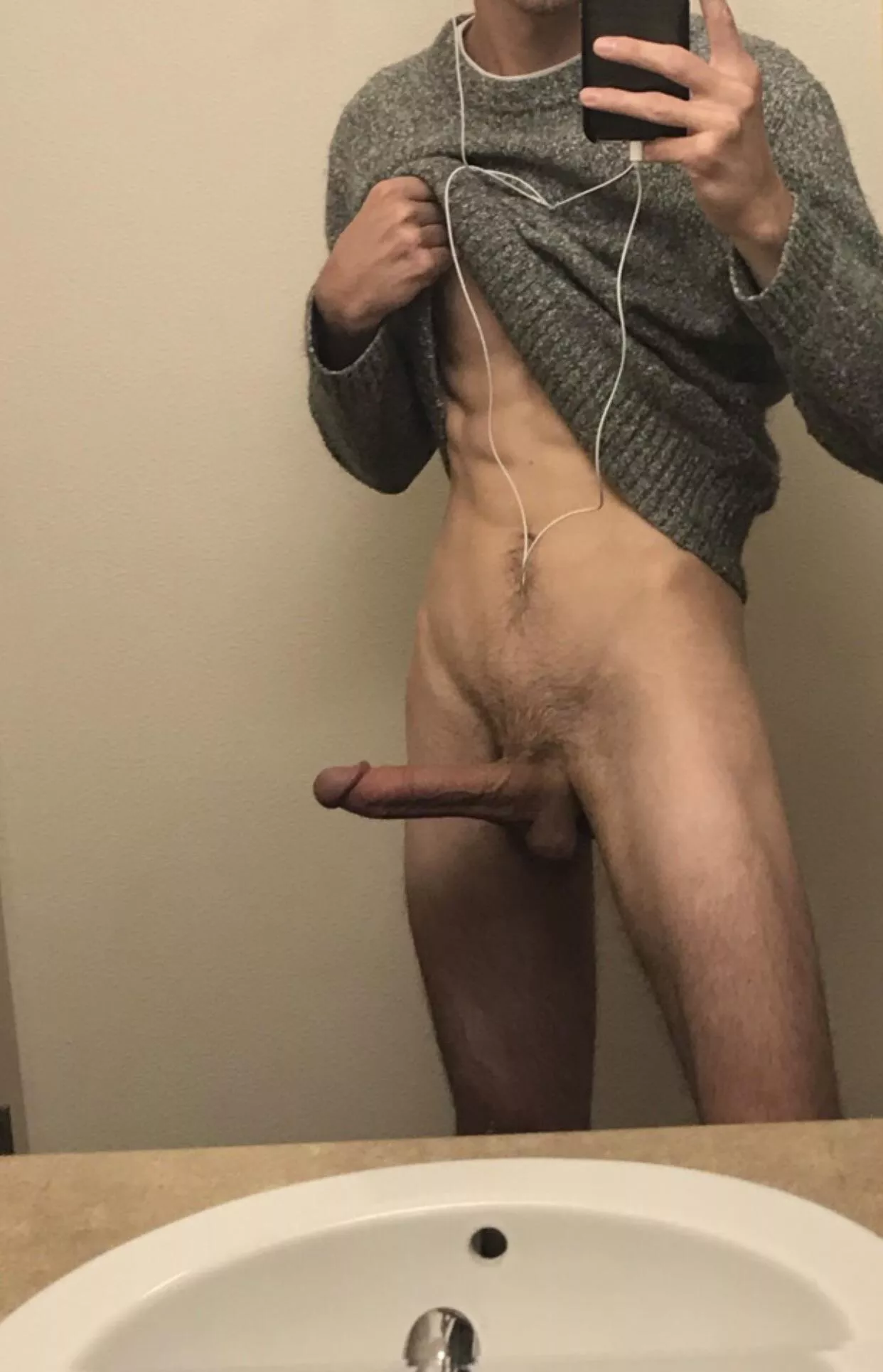 Hi I need a hand with something pls 🙏😩🥵