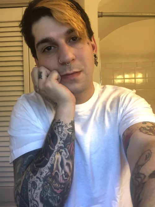 Hi letβs be friends