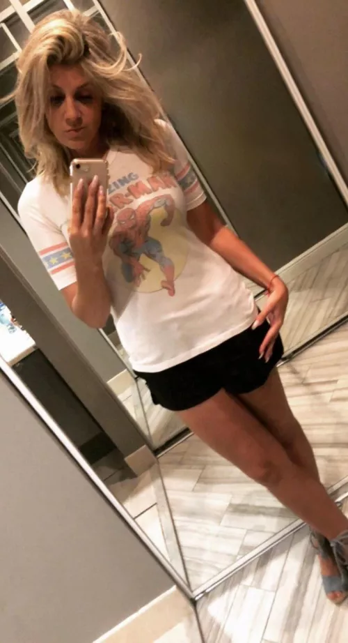 high heels and t-shirts? 32F