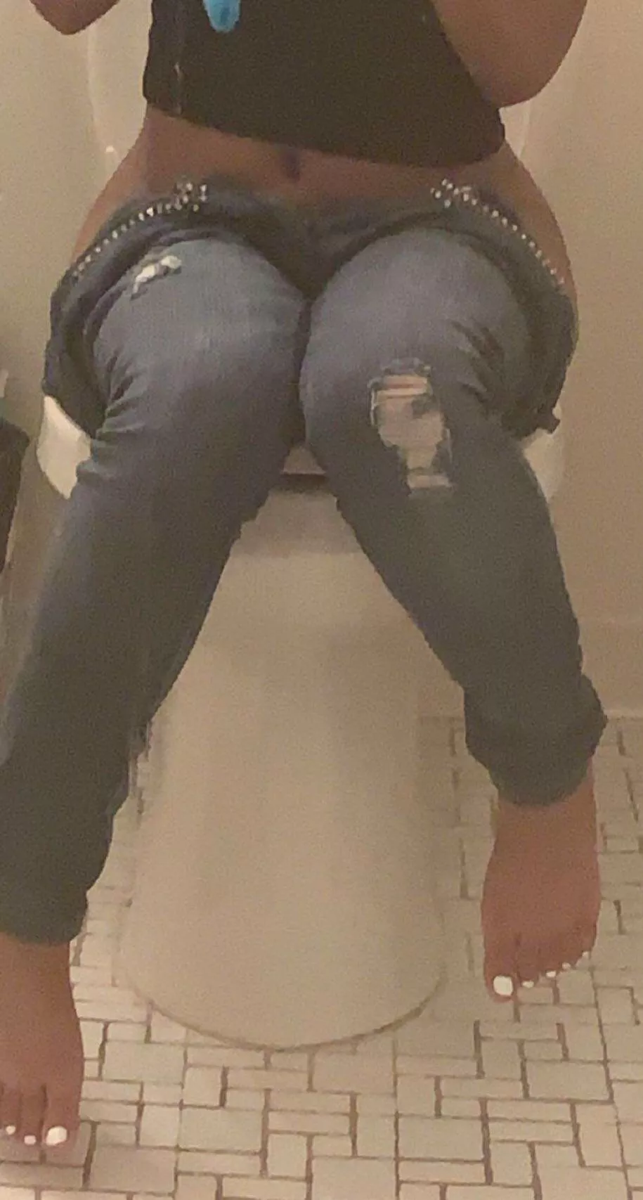 Hit me with your best shots open to all 🥵🚽